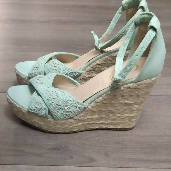 aqua sandals heels